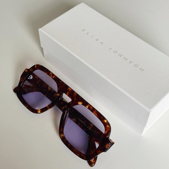 Elisa Johnson Accessories - NWT Elisa Johnson Jane in Red Tortoise Sunglasses